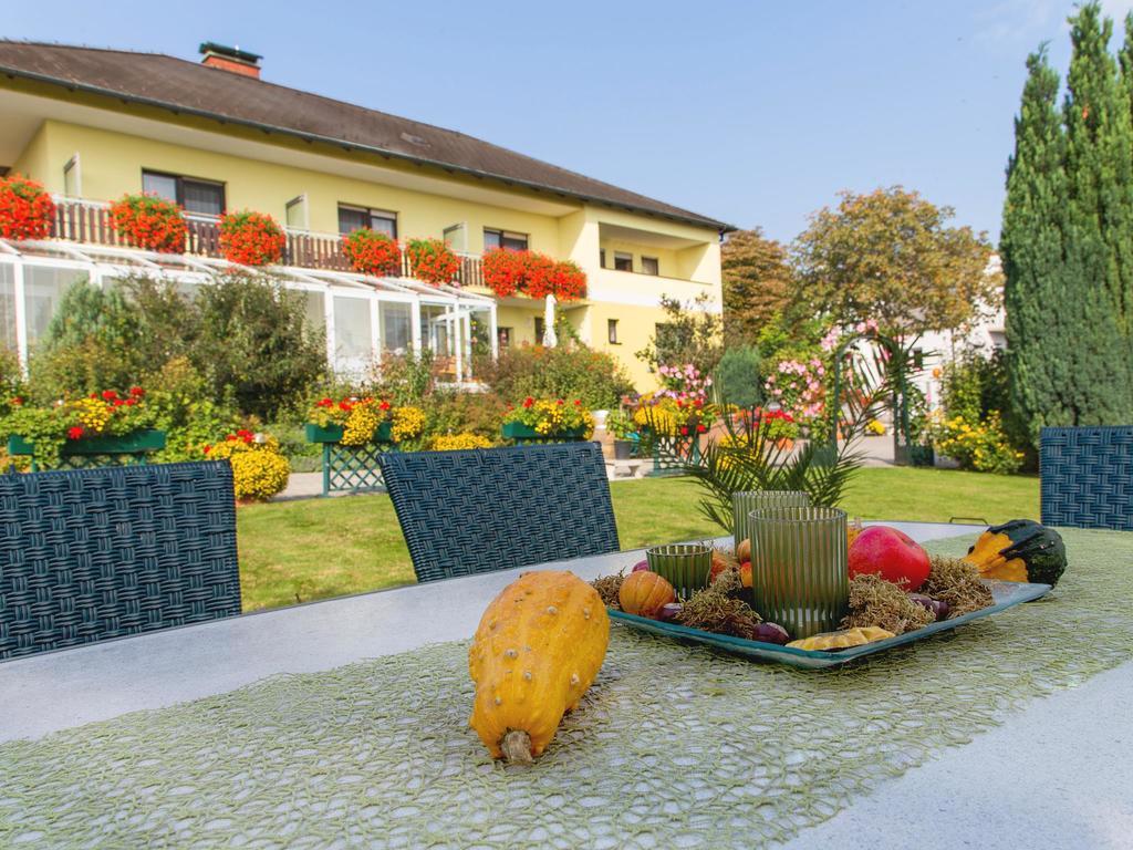 Hotel Haus Margarethe Mörbisch am See Exterior foto