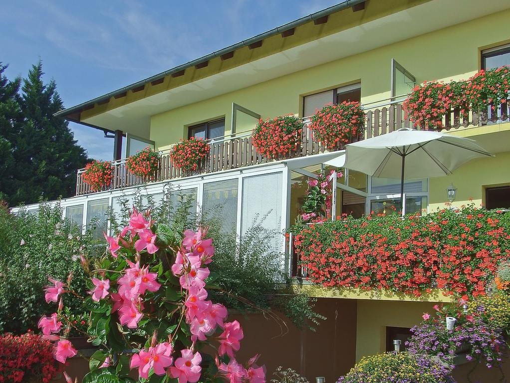 Hotel Haus Margarethe Mörbisch am See Exterior foto